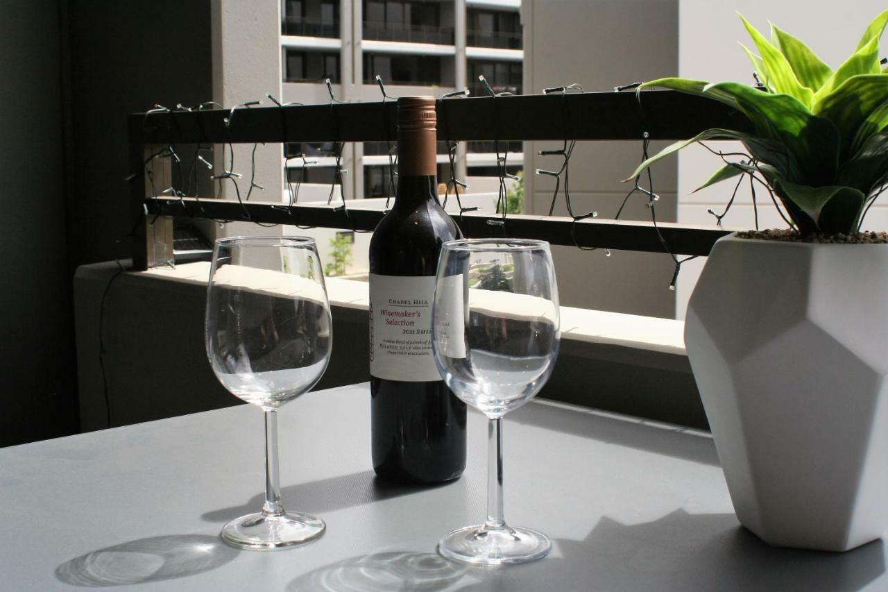 Governor Luxe 1 Bedroom Apartment In The Heart Of Barton Wifi Gym Wine Secure Parking Canberra Kingston ภายนอก รูปภาพ