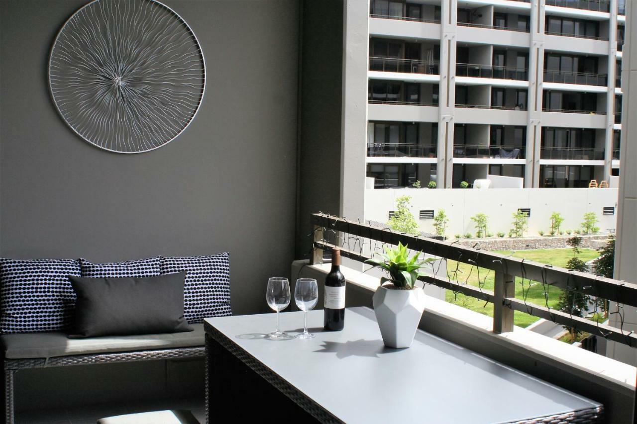 Governor Luxe 1 Bedroom Apartment In The Heart Of Barton Wifi Gym Wine Secure Parking Canberra Kingston ภายนอก รูปภาพ