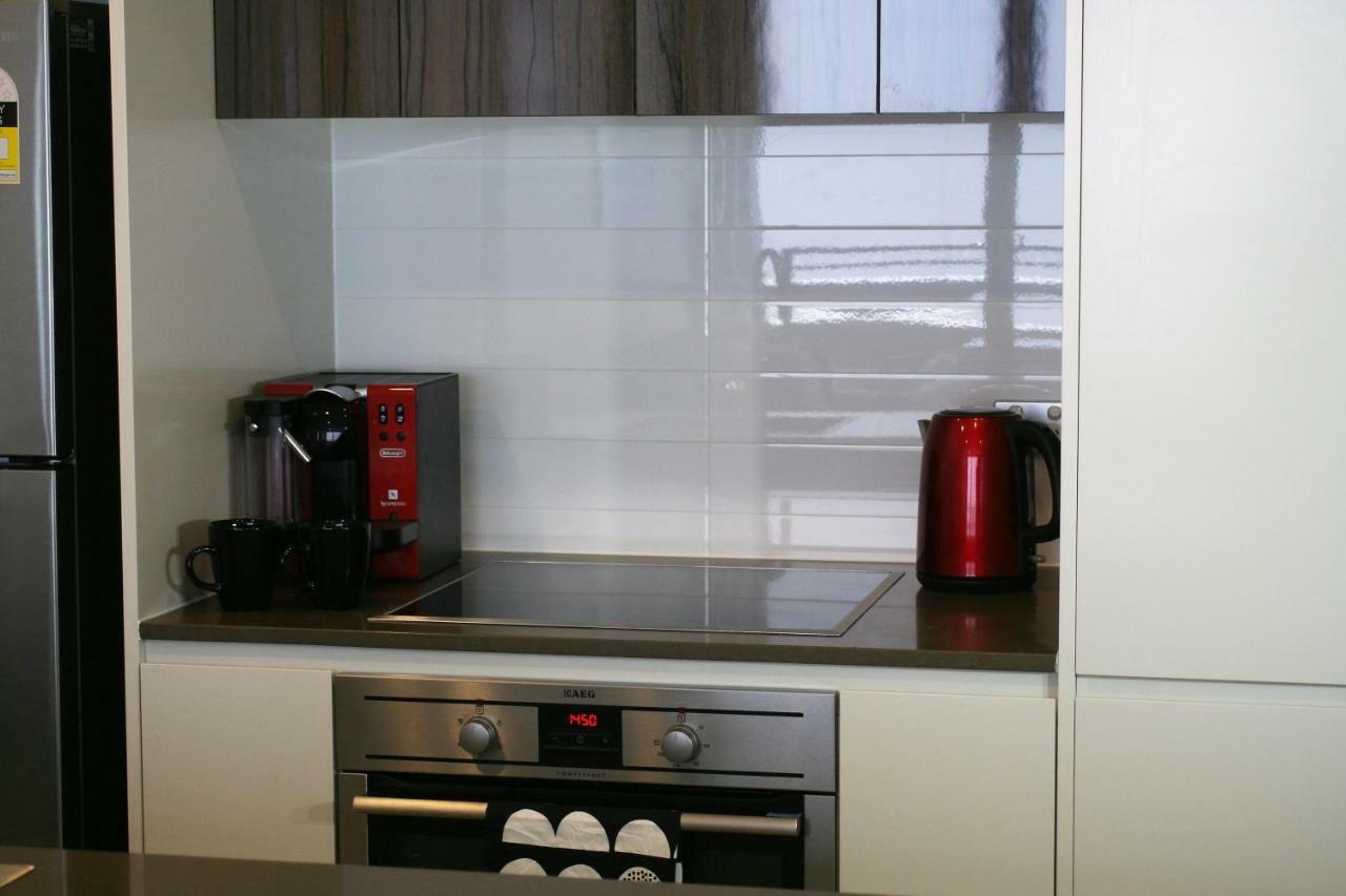 Governor Luxe 1 Bedroom Apartment In The Heart Of Barton Wifi Gym Wine Secure Parking Canberra Kingston ภายนอก รูปภาพ