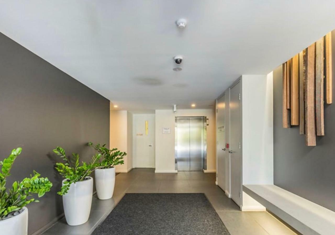 Governor Luxe 1 Bedroom Apartment In The Heart Of Barton Wifi Gym Wine Secure Parking Canberra Kingston ภายนอก รูปภาพ